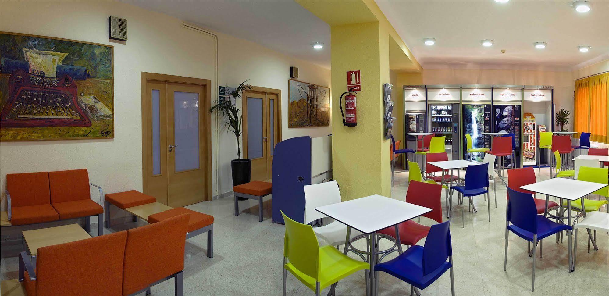 Inturjoven Hostal *